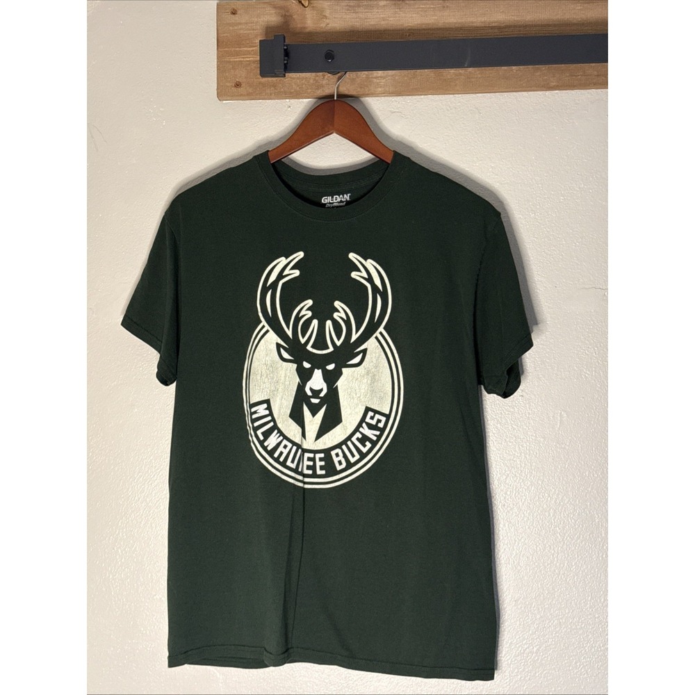 Milwaukee Bucks Green T-shirt, Gildan‎ DryBlend, Size Large Gruber Law Office